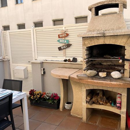 Cozy Beach House With Pool & Bbq Cubelles Esterno foto