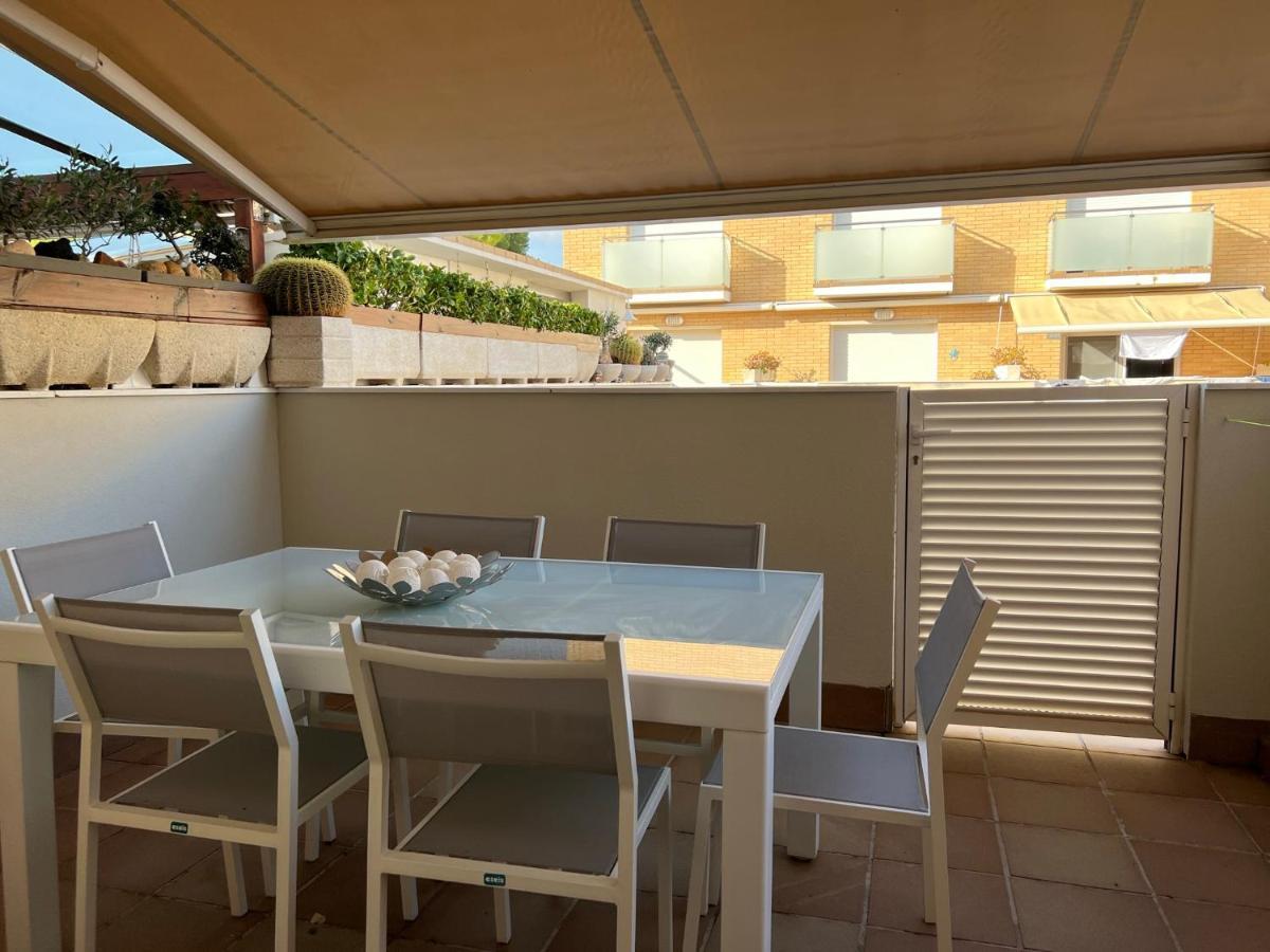 Cozy Beach House With Pool & Bbq Cubelles Esterno foto