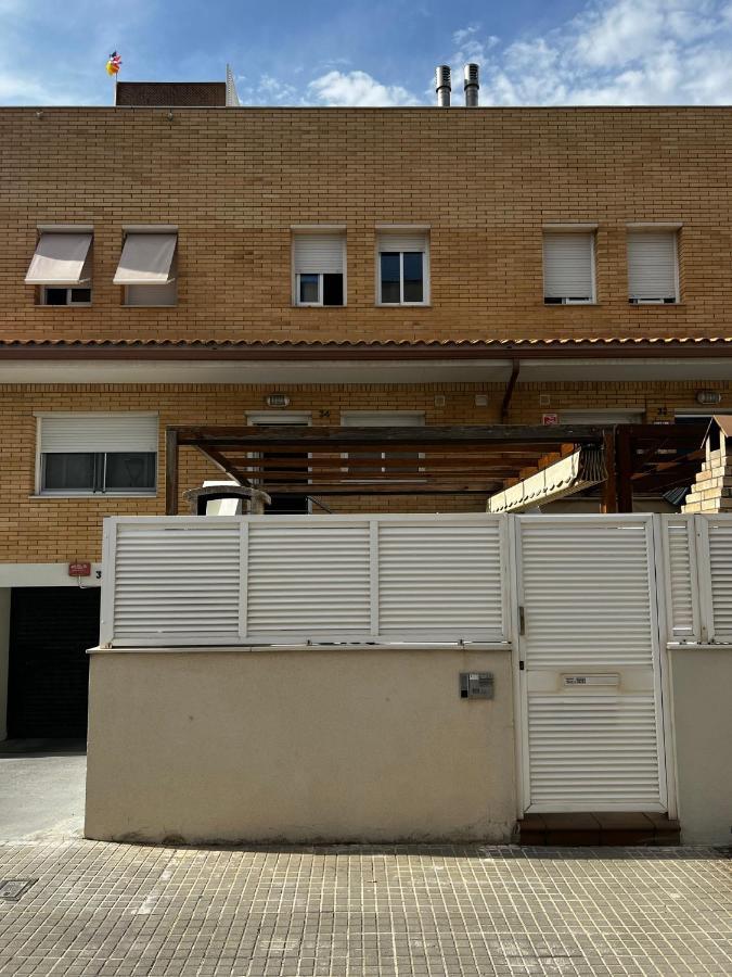 Cozy Beach House With Pool & Bbq Cubelles Esterno foto